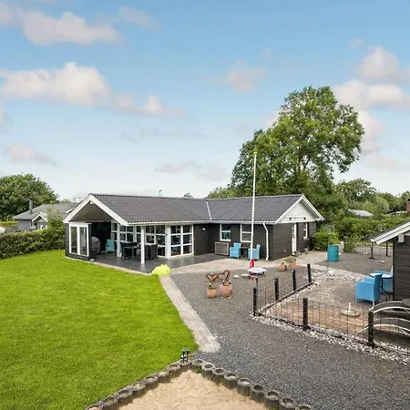 Svanevaenget Hemmet Ii * Falen